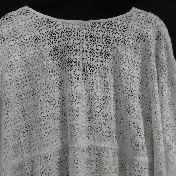 PAPAYA | medium | Elegant White Lace V-Neck Textured Poncho Blouse - Picture 11 of 16